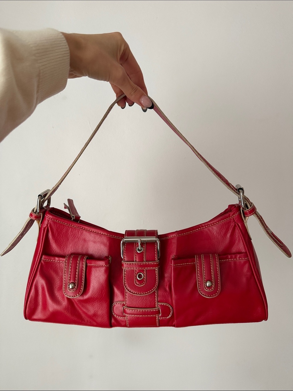 Tommy Hilfiger Red Leather Shoulder Bag with Contrast Stitching